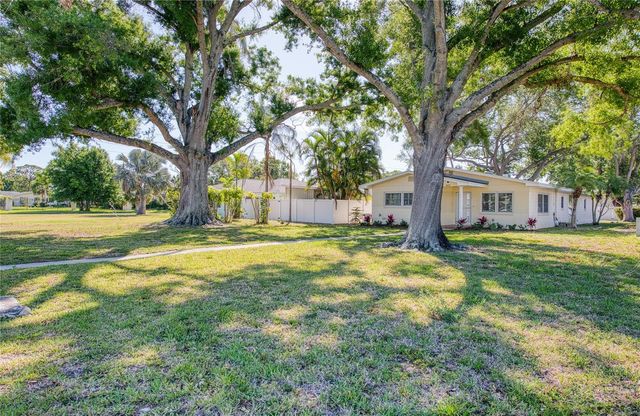 662 VILLAGRANDE AVENUE S, St Petersburg, FL 33707