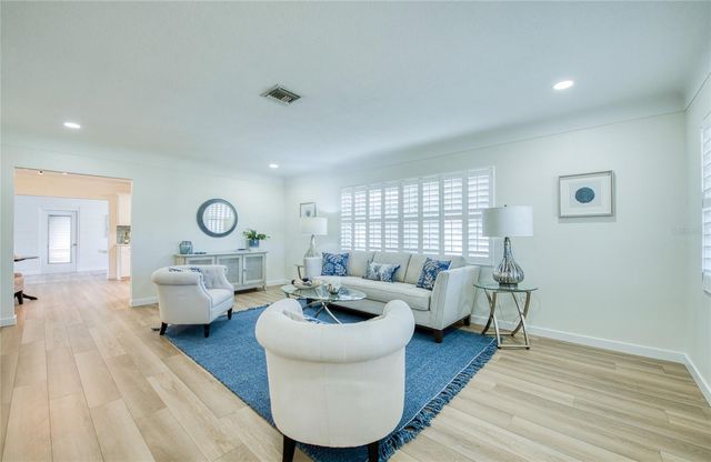 662 VILLAGRANDE AVENUE S, St Petersburg, FL 33707