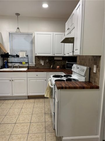33 George Street, North Providence, RI 02911
