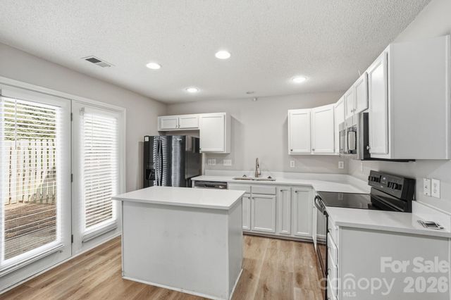 10142 Forest Landing Drive, Charlotte, NC 28213