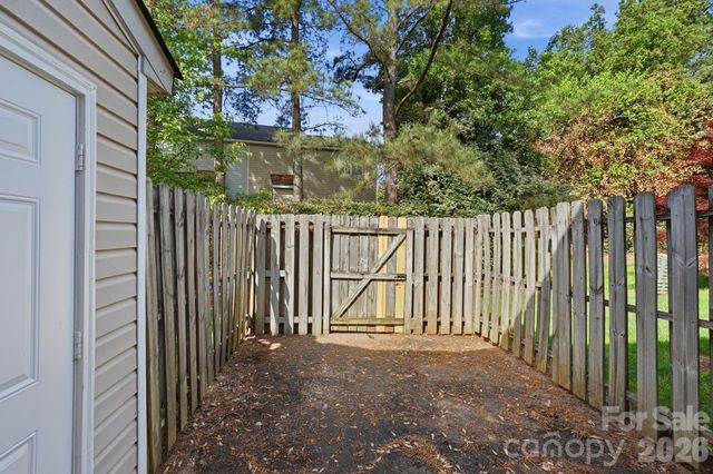 10142 Forest Landing Drive, Charlotte, NC 28213