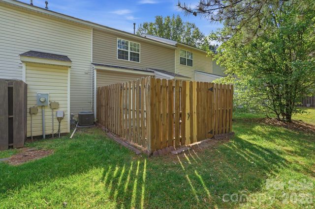 10142 Forest Landing Drive, Charlotte, NC 28213