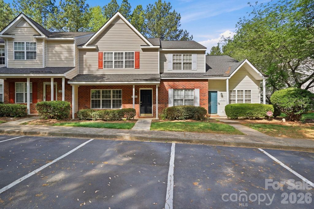 10142 Forest Landing Drive, Charlotte, NC 28213