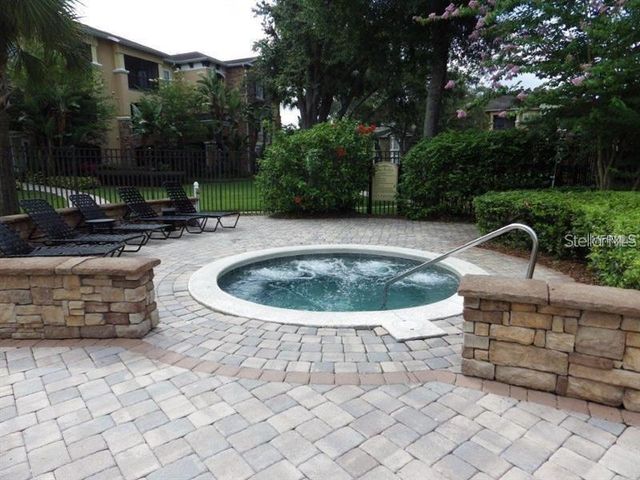 10101 COURTNEY PALMS BOULEVARD 103, Tampa, FL 33619