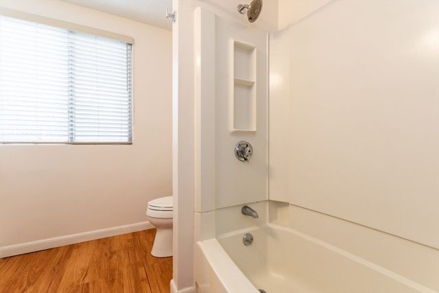 8 Longwood Drive 4, Andover, MA 01810