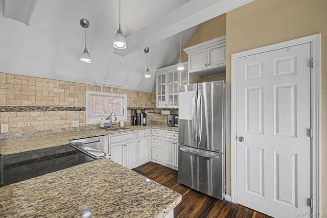 72 Putnam Drive, Carmel, NY 10512