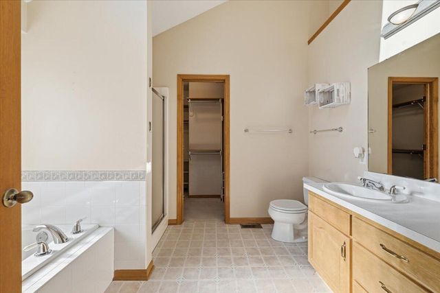 101 BONHAM Circle, Council Bluffs, IA 51503