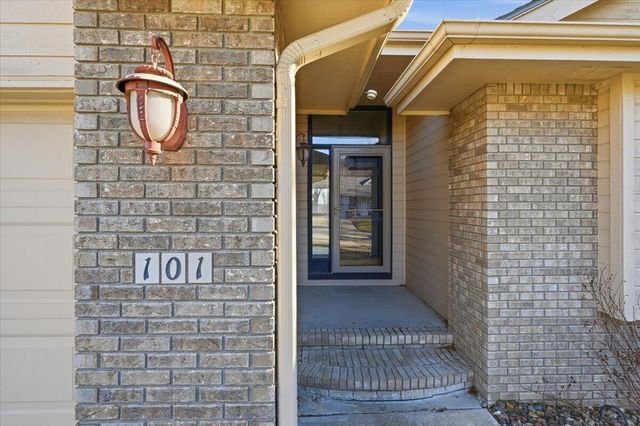 101 BONHAM Circle, Council Bluffs, IA 51503