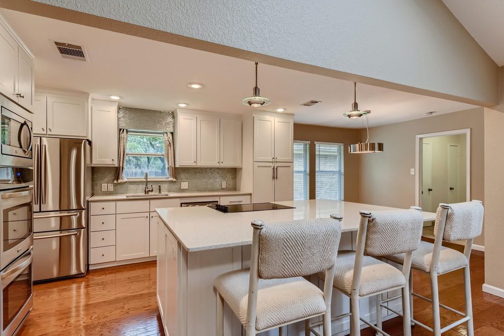 6811 Hitching Post CIR, Austin, TX 78749