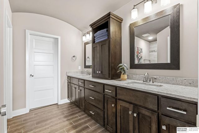 4440 N 190th Avenue, Elkhorn, NE 68022