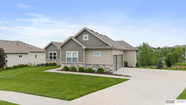 4440 N 190th Avenue, Elkhorn, NE 68022