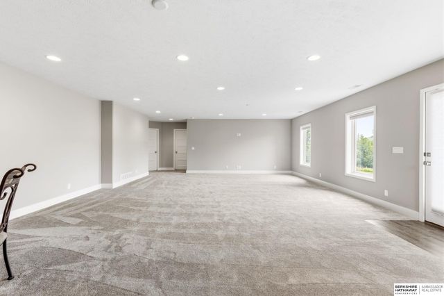 4440 N 190th Avenue, Elkhorn, NE 68022