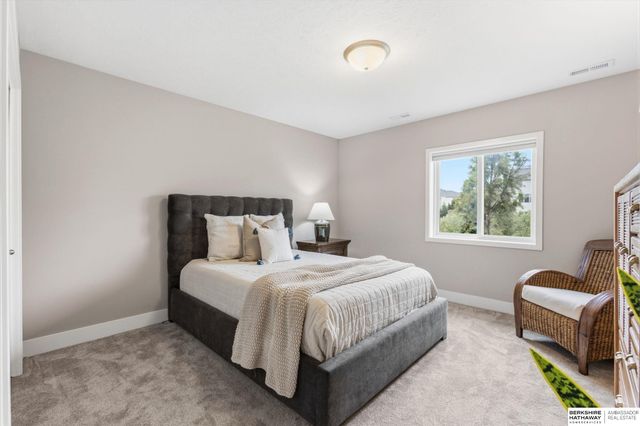 4440 N 190th Avenue, Elkhorn, NE 68022