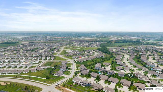 4440 N 190th Avenue, Elkhorn, NE 68022