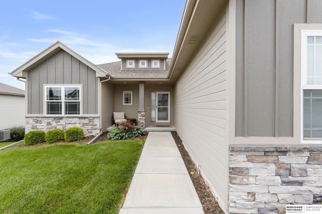 4440 N 190th Avenue, Elkhorn, NE 68022