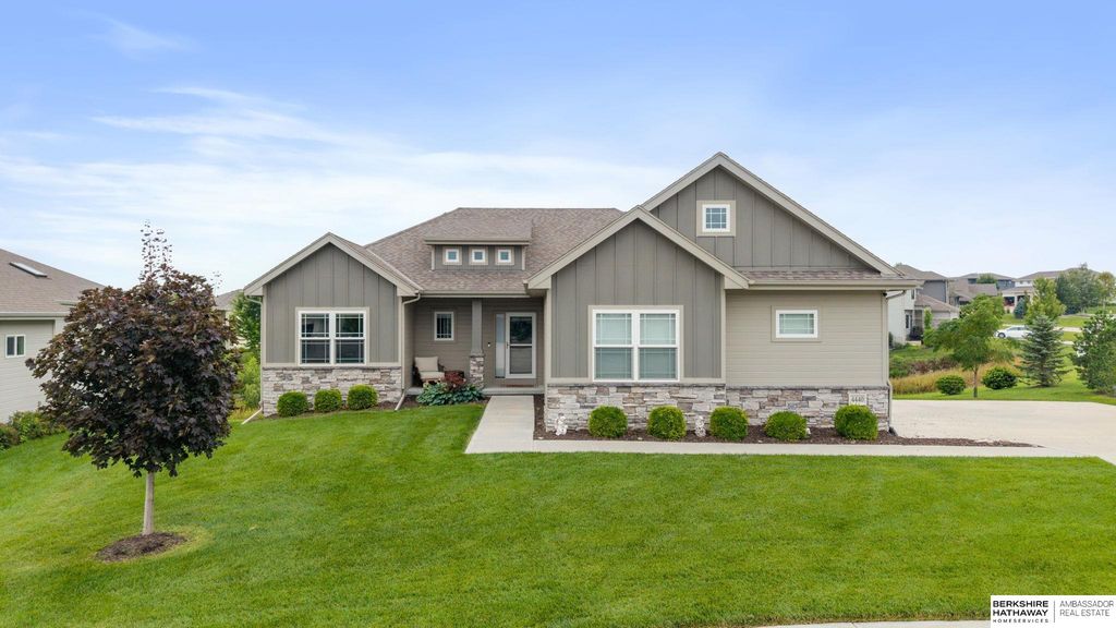 4440 N 190th Avenue, Elkhorn, NE 68022
