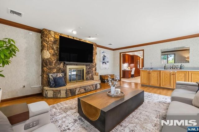 44 Jani Court, Clifton, NJ 07013