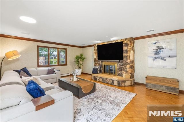 44 Jani Court, Clifton, NJ 07013