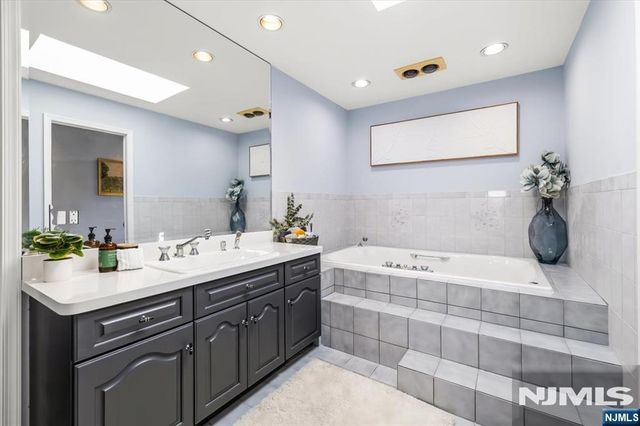 44 Jani Court, Clifton, NJ 07013