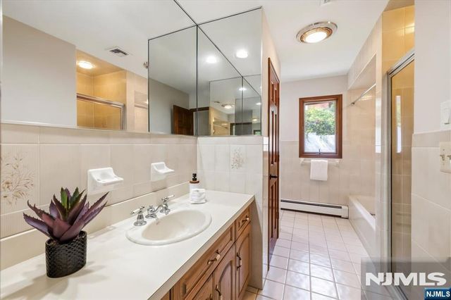 44 Jani Court, Clifton, NJ 07013