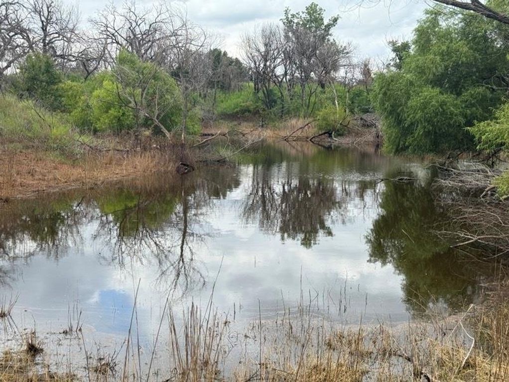 Image 7 of property listing at Address unavailable.