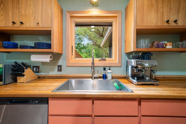2890 Kimberley Road, Ann Arbor, MI 48104