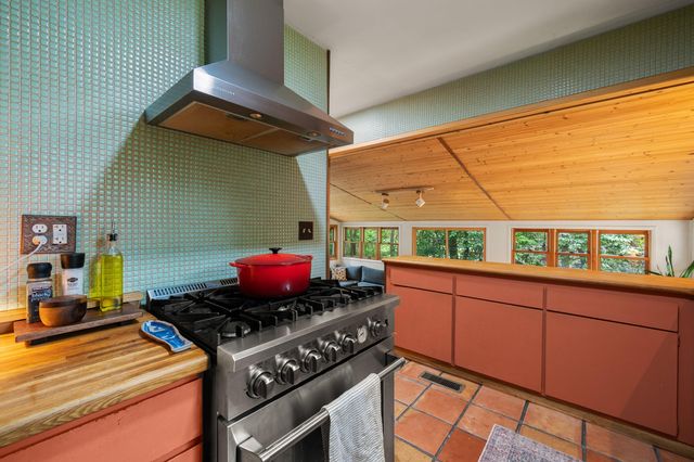 2890 Kimberley Road, Ann Arbor, MI 48104
