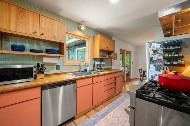 2890 Kimberley Road, Ann Arbor, MI 48104