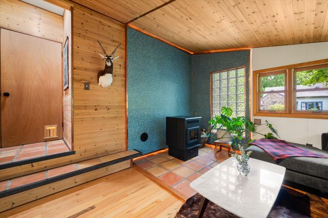 2890 Kimberley Road, Ann Arbor, MI 48104
