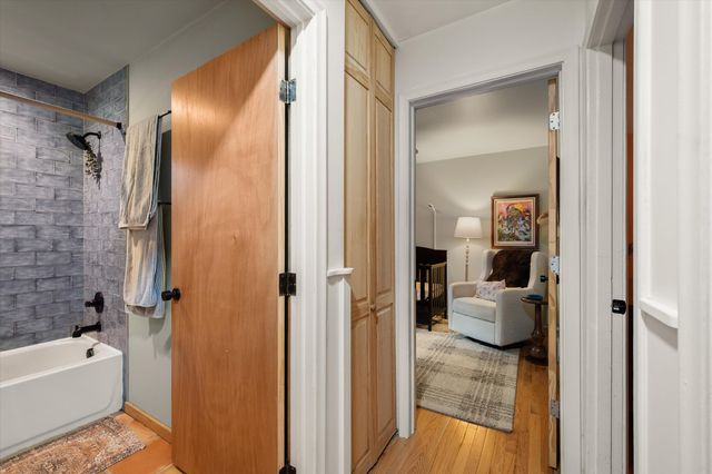 2890 Kimberley Road, Ann Arbor, MI 48104