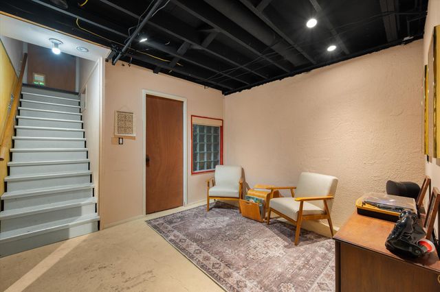 2890 Kimberley Road, Ann Arbor, MI 48104