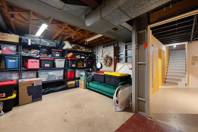 2890 Kimberley Road, Ann Arbor, MI 48104