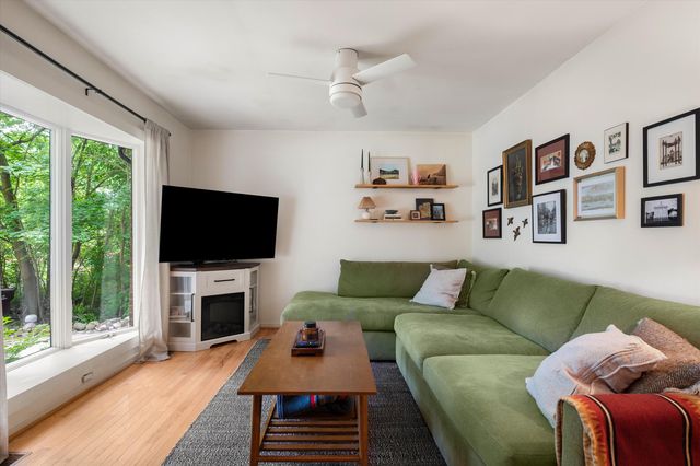 2890 Kimberley Road, Ann Arbor, MI 48104