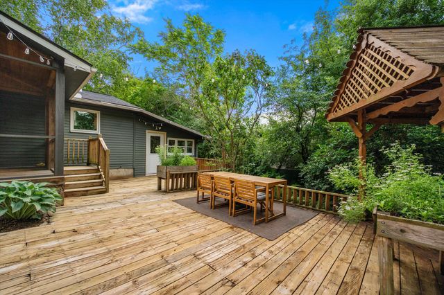 2890 Kimberley Road, Ann Arbor, MI 48104