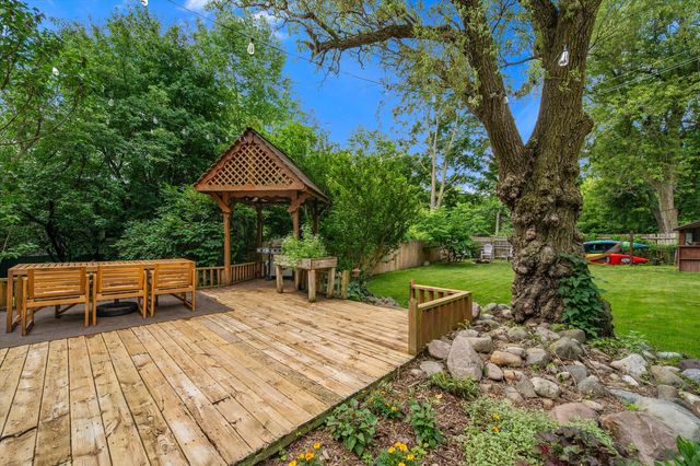 2890 Kimberley Road, Ann Arbor, MI 48104