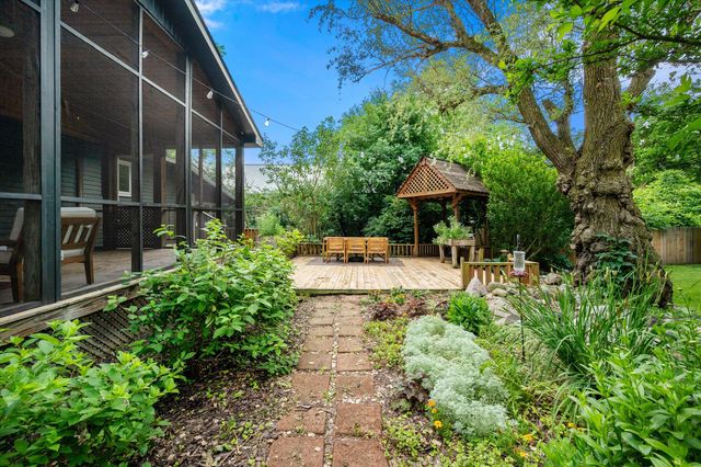 2890 Kimberley Road, Ann Arbor, MI 48104