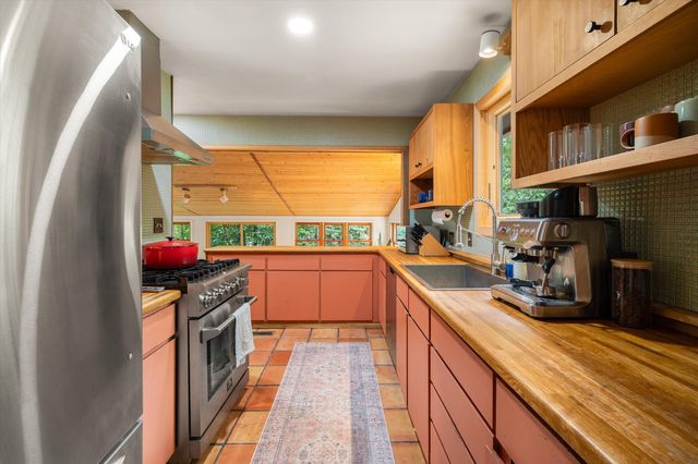 2890 Kimberley Road, Ann Arbor, MI 48104