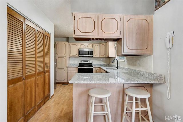 887 Woodridge Drive, Arnold, MO 63010