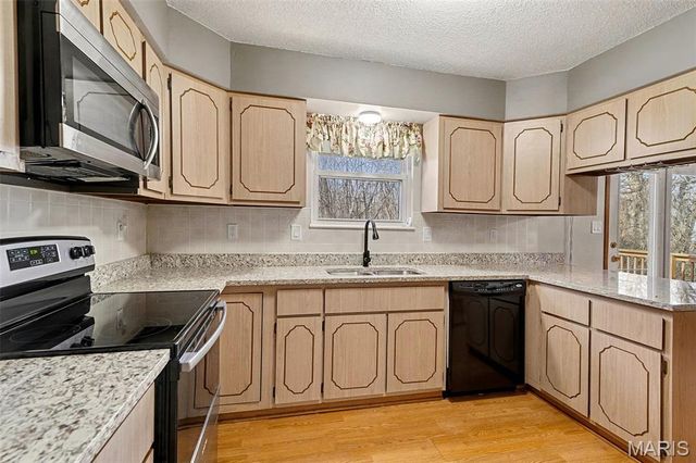 887 Woodridge Drive, Arnold, MO 63010