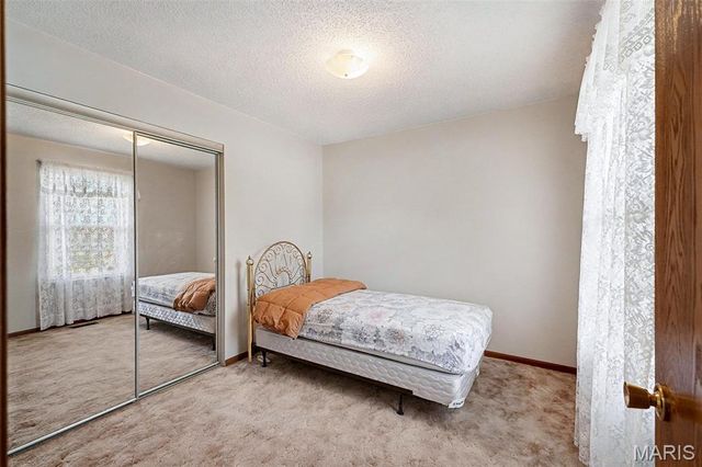 887 Woodridge Drive, Arnold, MO 63010