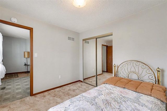 887 Woodridge Drive, Arnold, MO 63010