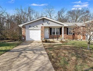 887 Woodridge Drive, Arnold, MO 63010