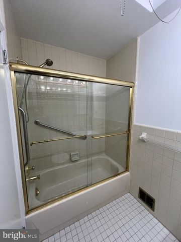 6168 NEWTOWN AVE, Philadelphia, PA 19111