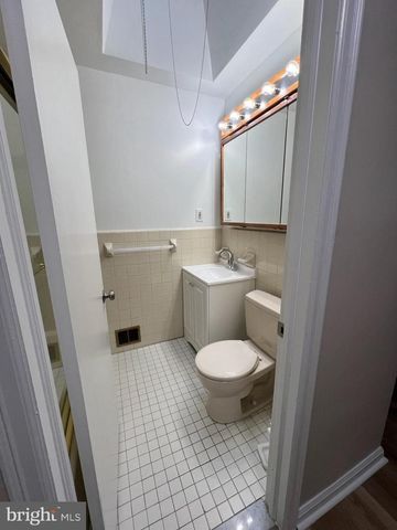 6168 NEWTOWN AVE, Philadelphia, PA 19111