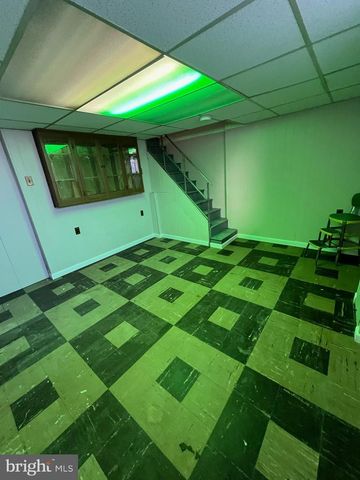 6168 NEWTOWN AVE, Philadelphia, PA 19111