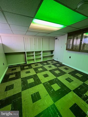 6168 NEWTOWN AVE, Philadelphia, PA 19111