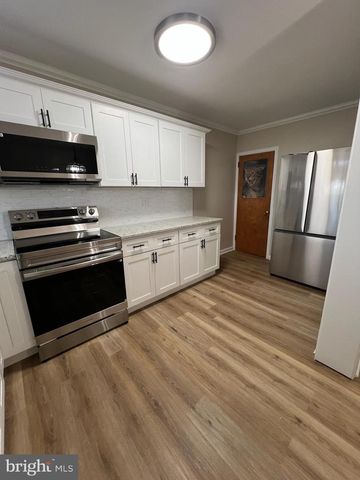 6168 NEWTOWN AVE, Philadelphia, PA 19111