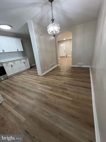 6168 NEWTOWN AVE, Philadelphia, PA 19111