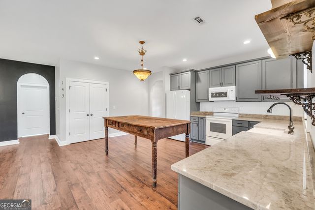 200 Douglas Creek Road, Flovilla, GA 30216