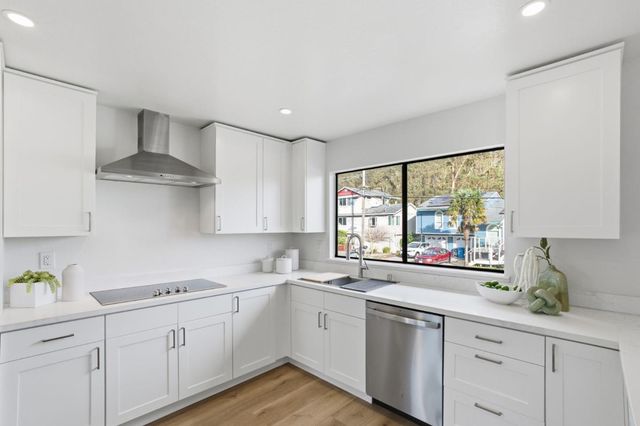 563 El Granada Boulevard, El Granada, CA 94018